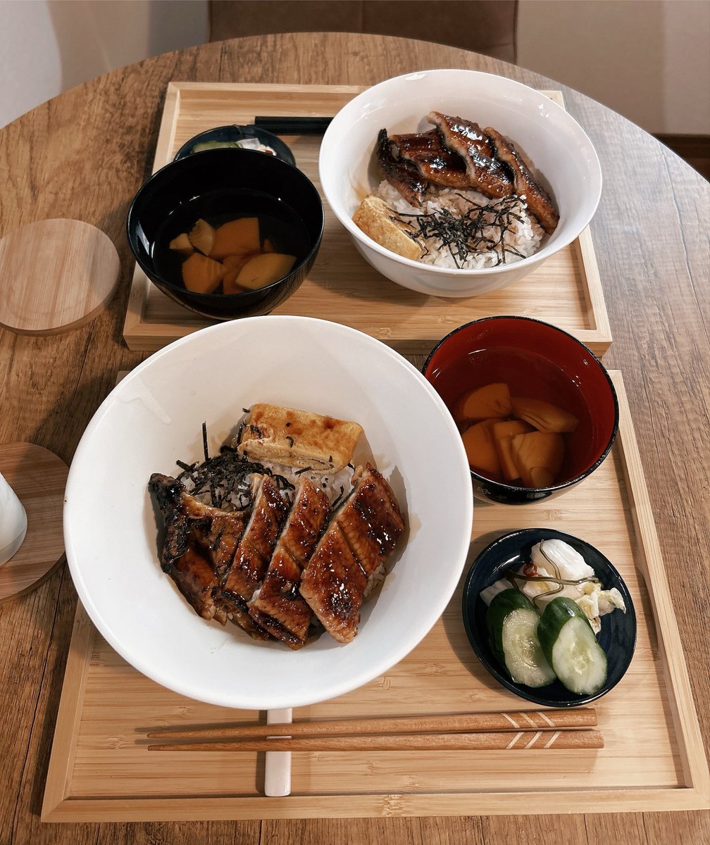 Yuigon_0's tweet photo. 今年の土用の丑の日は
予約してた鰻をお家で🏠

美味しかった〜！ https://t.co/jeSGHYwZhy