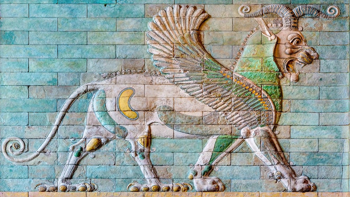 ShahanshahCyrus's tweet photo. Enameled frieze of a griffin. From the winter palace of Darius the Great in Susa.

📍Louvre Museum https://t.co/Tus3aMdwDu