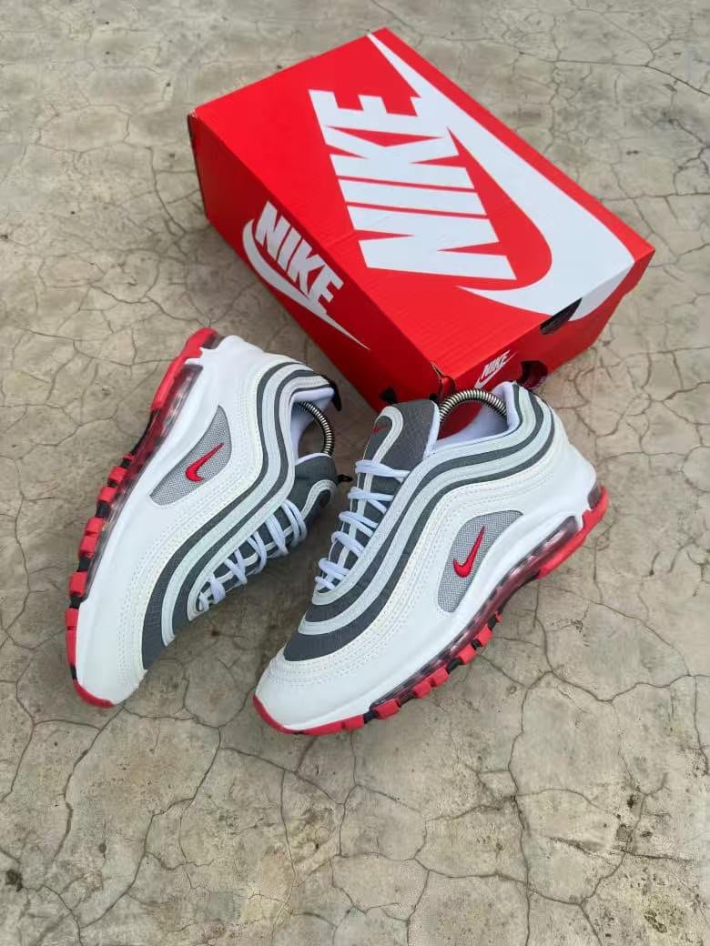 briepretty_728's tweet photo. I just love this shoes jameniiii🔥💯
Kuna thread iko pinned.
Mtapendaaa✅️✅️🥳

Airmax 97 undefeated 
size 38 to 45 
price 2600 https://t.co/ESi7rOI0y6