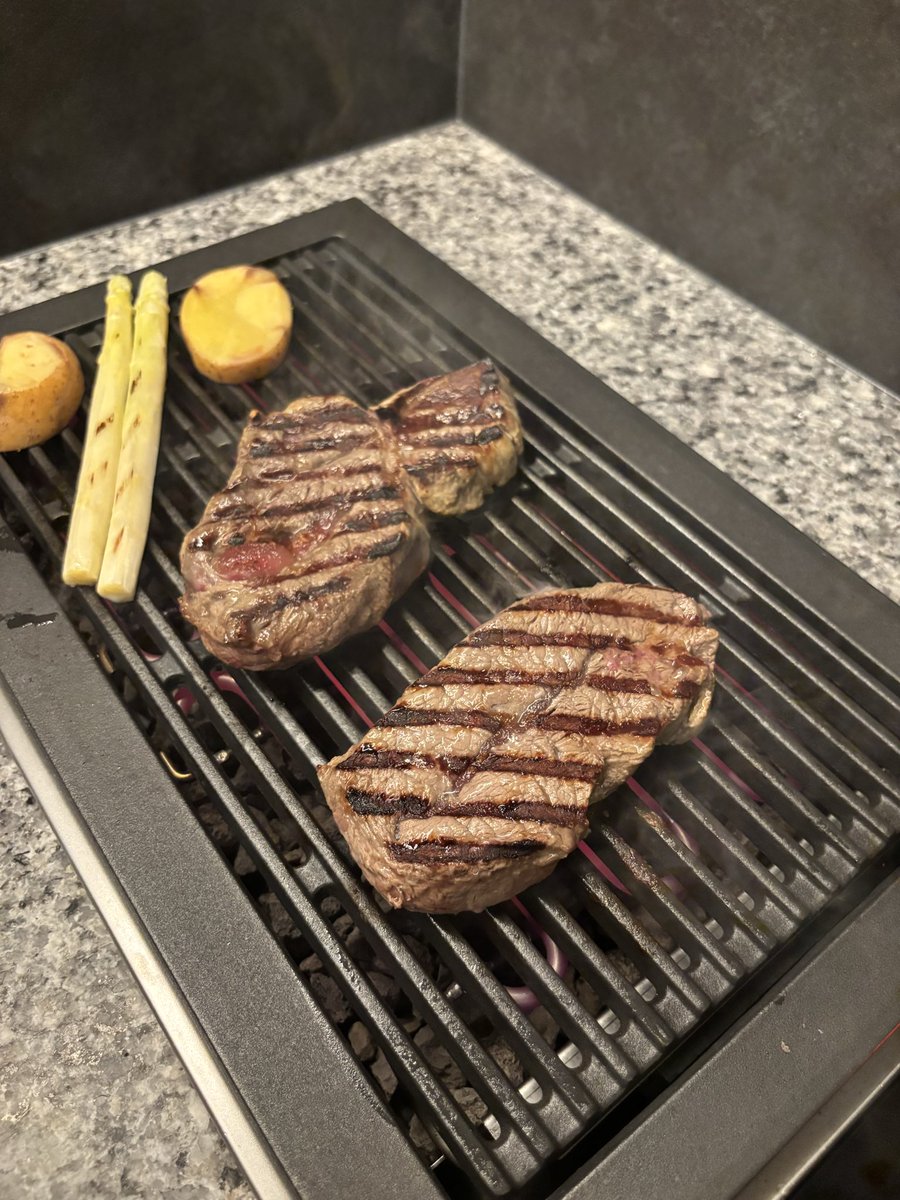 mocohouse_'s tweet photo. 室内BBQが最高すぎる https://t.co/6X1e3Pi0it
