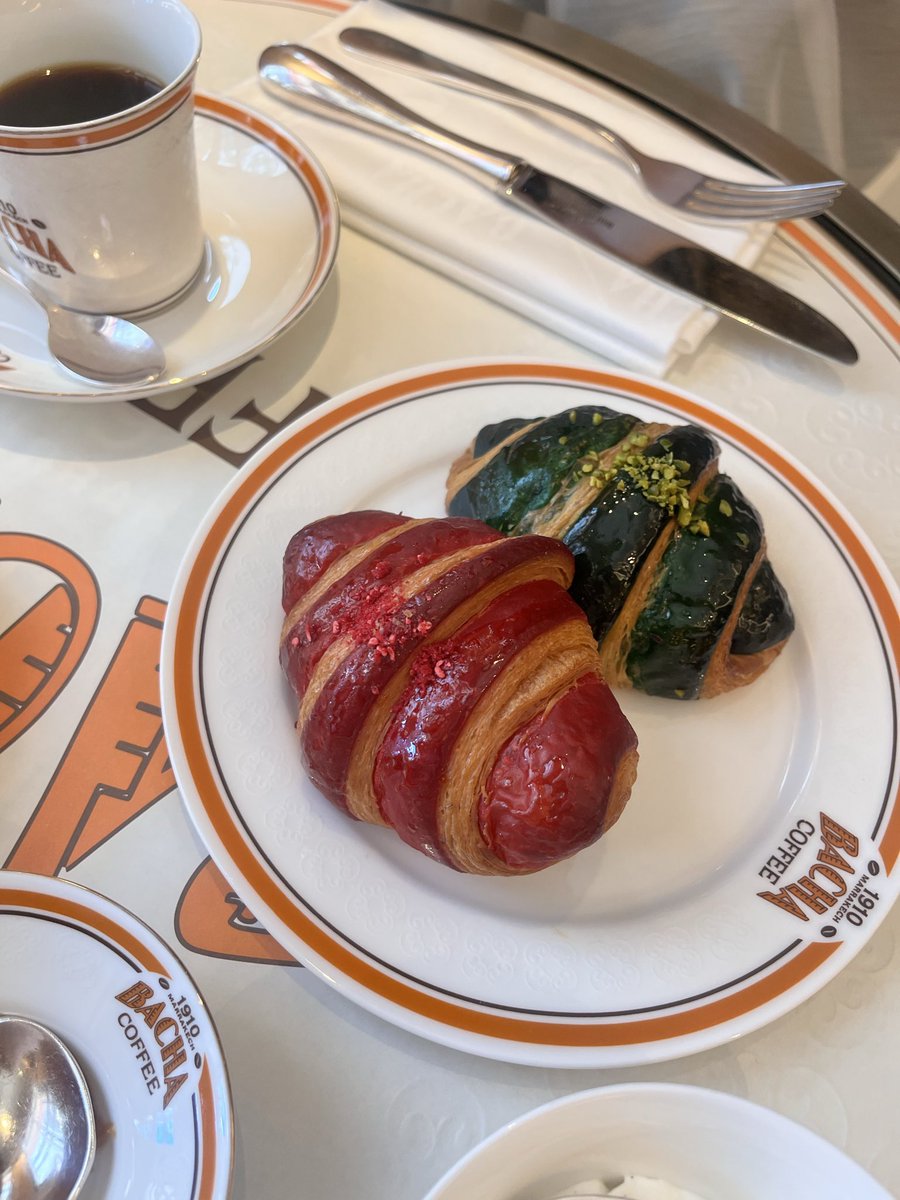 moetshandon's tweet photo. 📍BACHA COFFEE
100種類もあるコーヒとクロワッサン。美味しいサンドイッチとスイーツ🫧
モロッコの老舗カフェで貴族になった気分を楽しんだ日曜の午後🫶 https://t.co/K9cviT9LqD