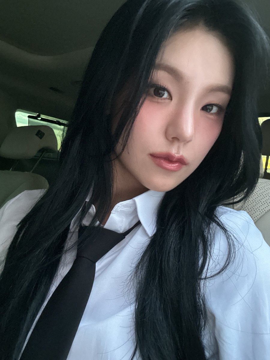 heartitzy's tweet photo. 흑발장발 못잊는 이유 이걸로 대신할게(꿋꿋.. https://t.co/WpMeBeFmmS