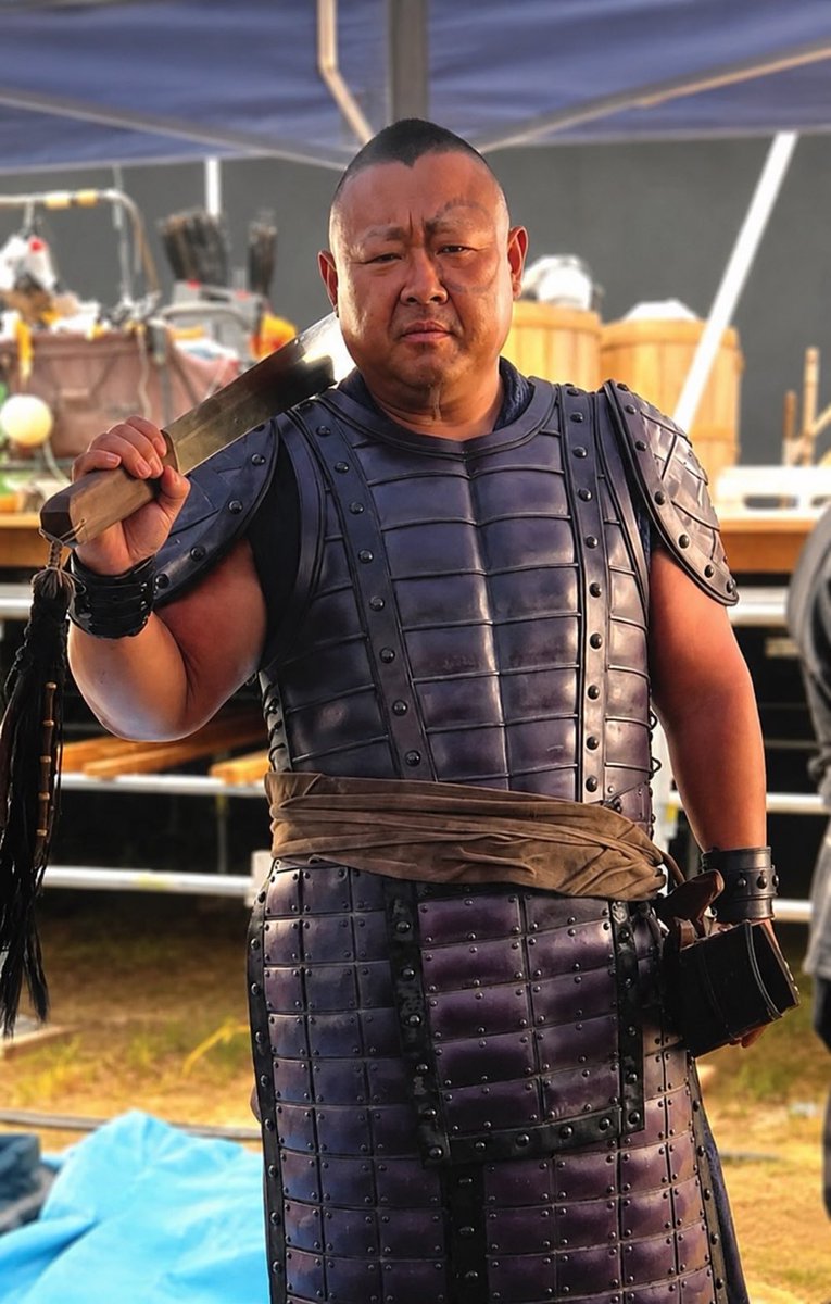 kingj18kk's tweet photo. 🎬 #あるある映画紹介
#キングダム
#キングダム魂の決戦

雷土さん

結構似てる気がしてきた。
特徴捉えてるか！？
映画観てる人は右側しか出てなかった？から気付かなかったかもしれないな🤗

🎬色々な映画を紹介しています。
映画好きの方は気軽にフォローしてください☺️ https://t.co/YAEOyrXTsV