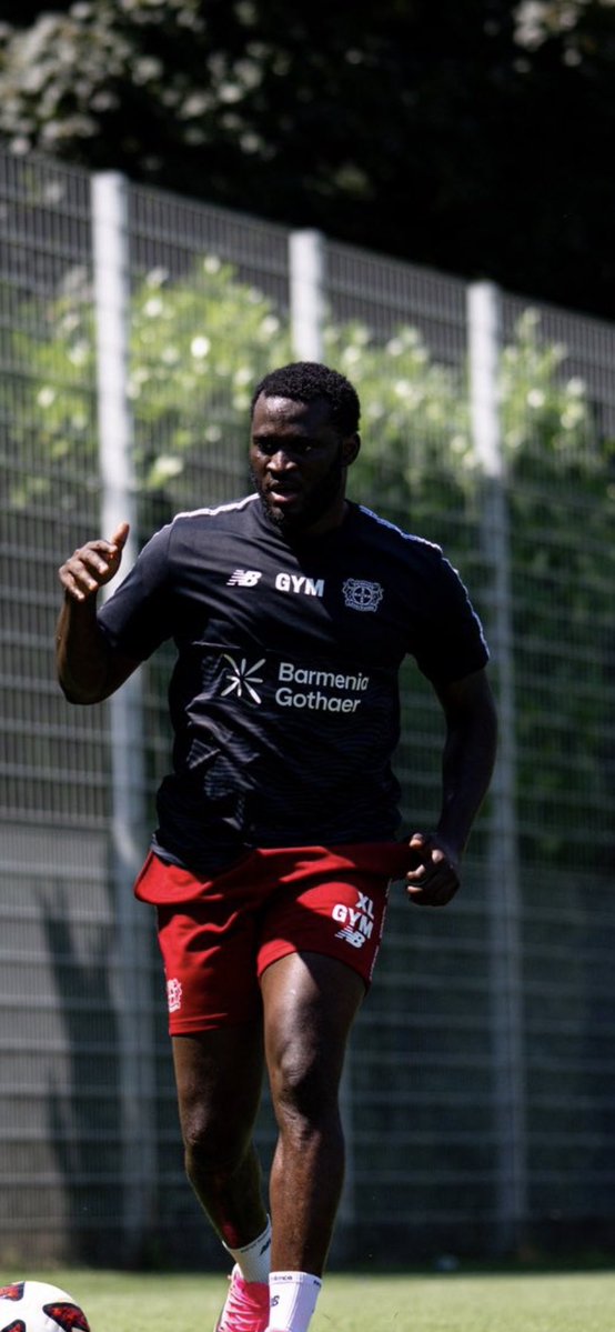 AmEthanal's tweet photo. I pray he stays fit from injury this season and beyond na proper baller be @boniface_jrn https://t.co/EBiJEfV9dj