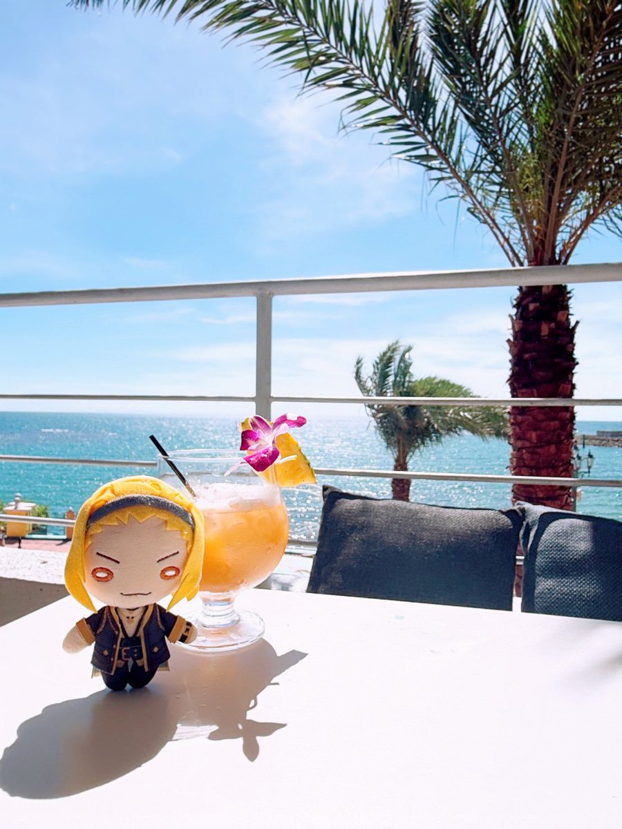 ngk_tkrs's tweet photo. 先日のハイサイ旅行✨🍖🍔🌺🌴🌊 https://t.co/JnjwUUdGWk