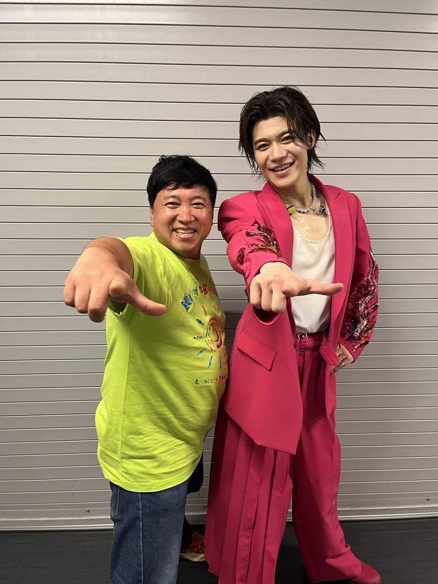 スギちゃん na platformi X: „今日は新浜レオンさんのコンサートツアー