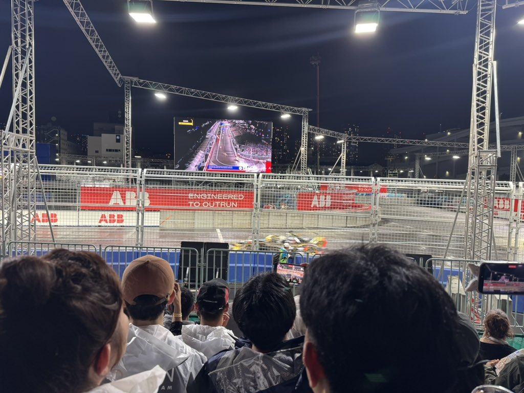 cbsfrevo's tweet photo. 本日はウエットから乾いていく難しいコンディションの中で予選と本戦楽しめました！
赤旗はマカオかよって突っ込みたくなる良い景色が見れましたとさ！笑
#FEjp https://t.co/A0V8qdyphG