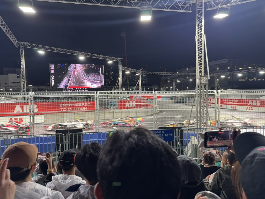 cbsfrevo's tweet photo. 本日はウエットから乾いていく難しいコンディションの中で予選と本戦楽しめました！
赤旗はマカオかよって突っ込みたくなる良い景色が見れましたとさ！笑
#FEjp https://t.co/A0V8qdyphG