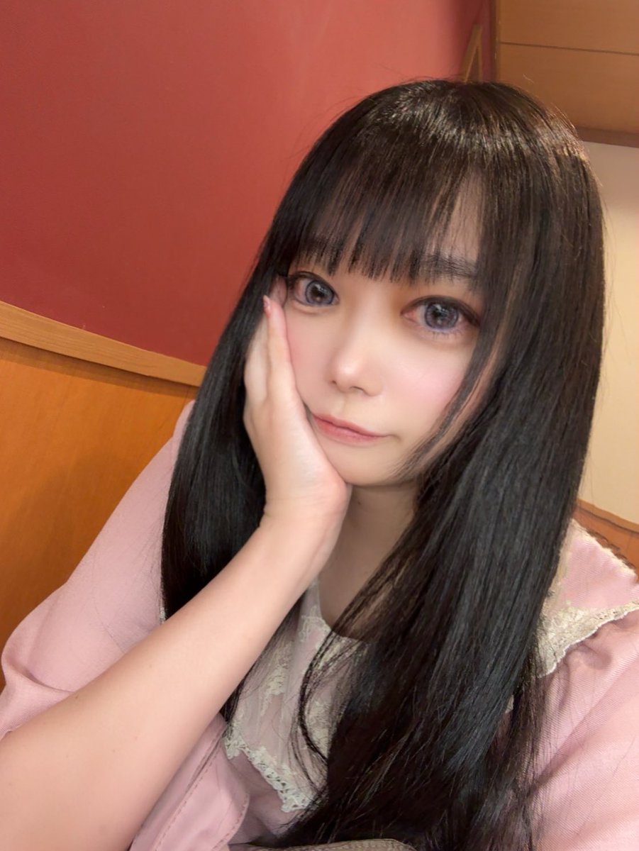 mahonarita's tweet photo. 美容院💇‍♀️行ったら
別人になったよん🥰💕🎉💗🎊 https://t.co/5uFKb5SLNf