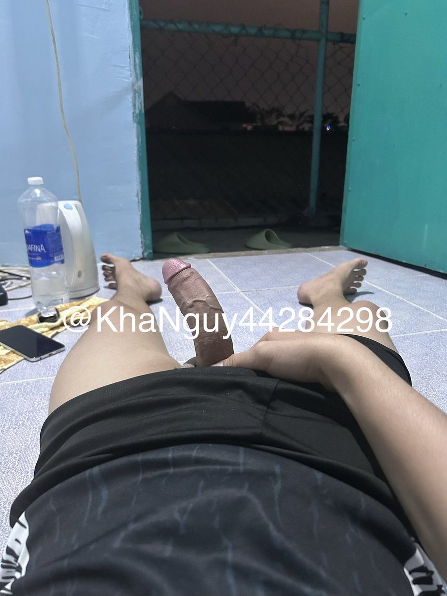 KhaNguy44284298's tweet photo. Mở cửa sẵn rồi đi ngang thì bú giúp đi 
@KhaNguy44284298 https://t.co/NYhl70VI7J