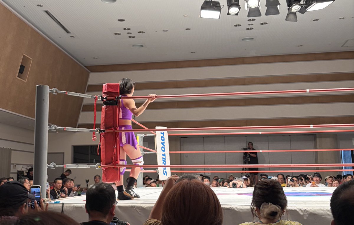 takatty_love's tweet photo. 髪型、コスチューム、メイク、ムーブ
改めて高野さんって自己プロデュース力がすごいなあって
後ろ姿しか写真ないけど
#仙女
#SENJO
#高野玲菜 https://t.co/e6g91X8CgR
