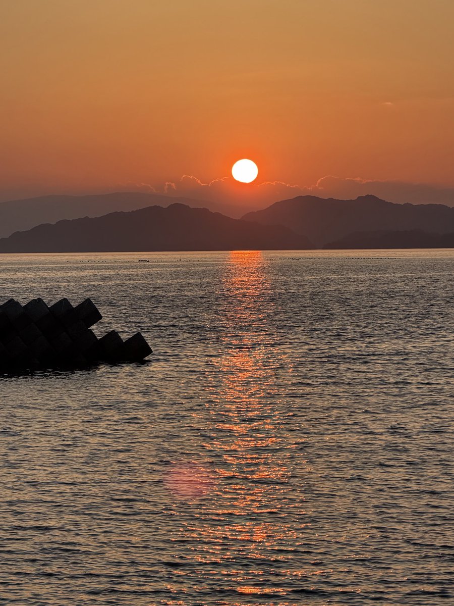 MamaMidai's tweet photo. 今日の夕焼け https://t.co/LEDQuHfsXa