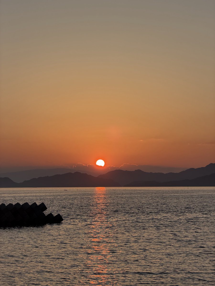 MamaMidai's tweet photo. 今日の夕焼け https://t.co/LEDQuHfsXa