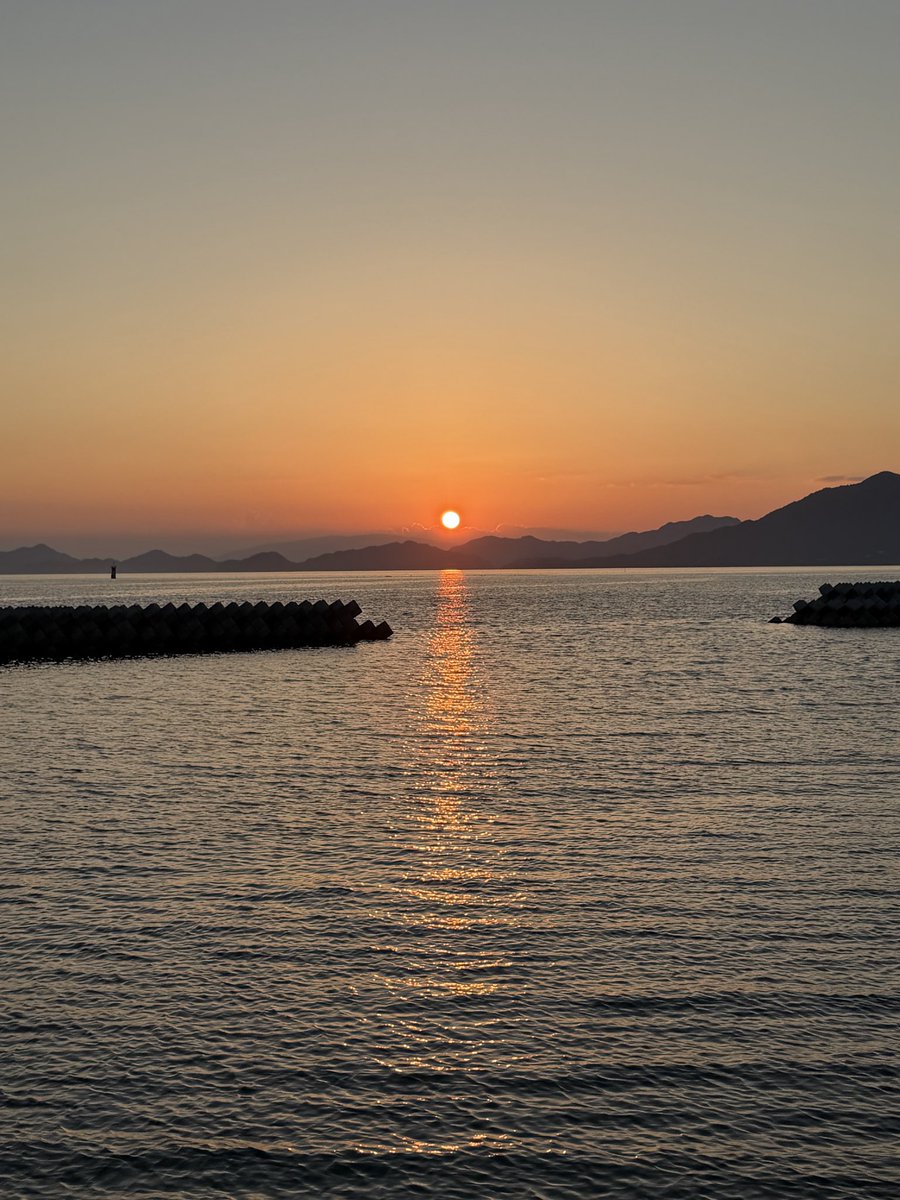 MamaMidai's tweet photo. 今日の夕焼け https://t.co/LEDQuHfsXa