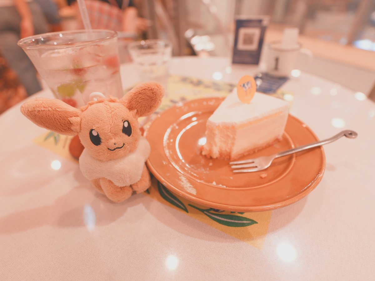 MILK_DAYLIFE0's tweet photo. 秋葉原でイーブイとケーキ食べてきた🍰💕

#Akihabara https://t.co/qwRzK3tnYk