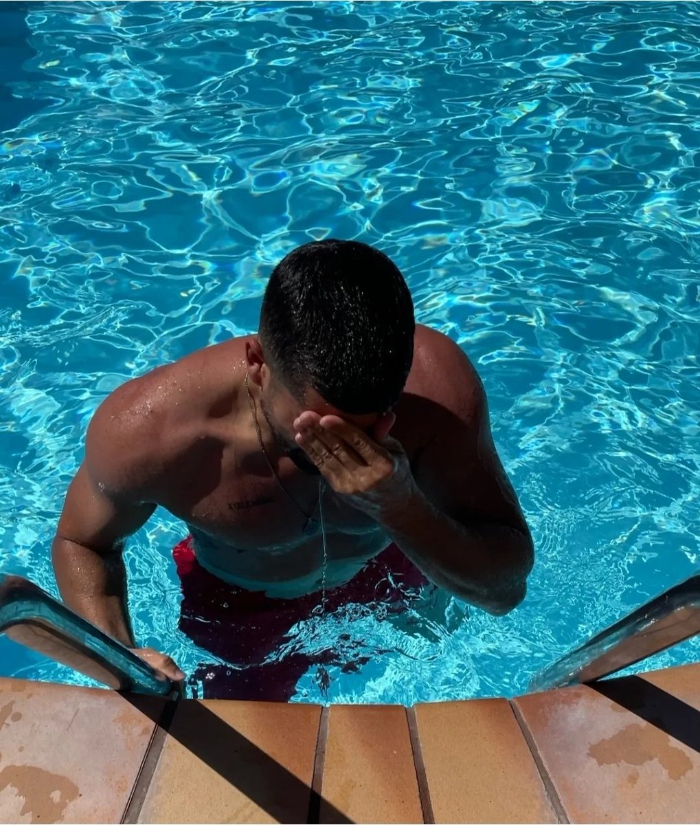 tekimbenn06's tweet photo. #tatil e çıkmam lazım #deniz #gunes #sahil #kum https://t.co/Wo25iukMT5