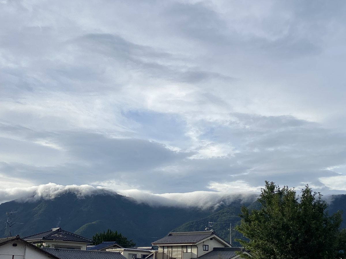 Hiroshi9B's tweet photo. 太朗山の逆さ霧🏔️
#上田市 https://t.co/nAUXiOQGv4