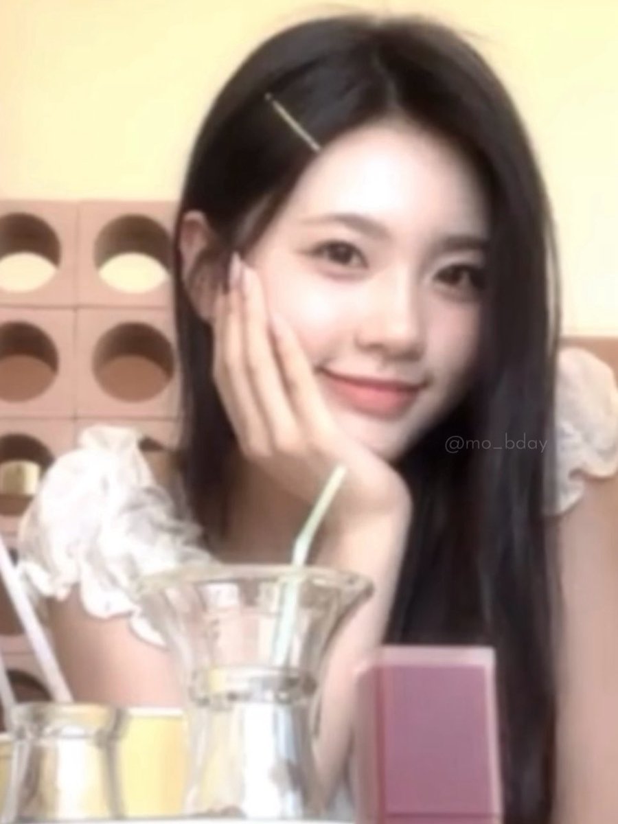 mo_bday's tweet photo. 초록이 과사 제보받았어요! #OURBIRTHDAY #아워벌스데이 #국초록 https://t.co/8RRc50wJS3