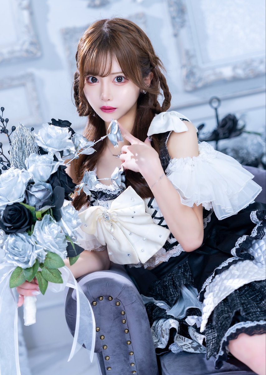 sena_chan7's tweet photo. 昼職顔、夜職顔の話になってるけど、そもそもコンカフェって夜職だっけ？ https://t.co/JRdPtJjMVt