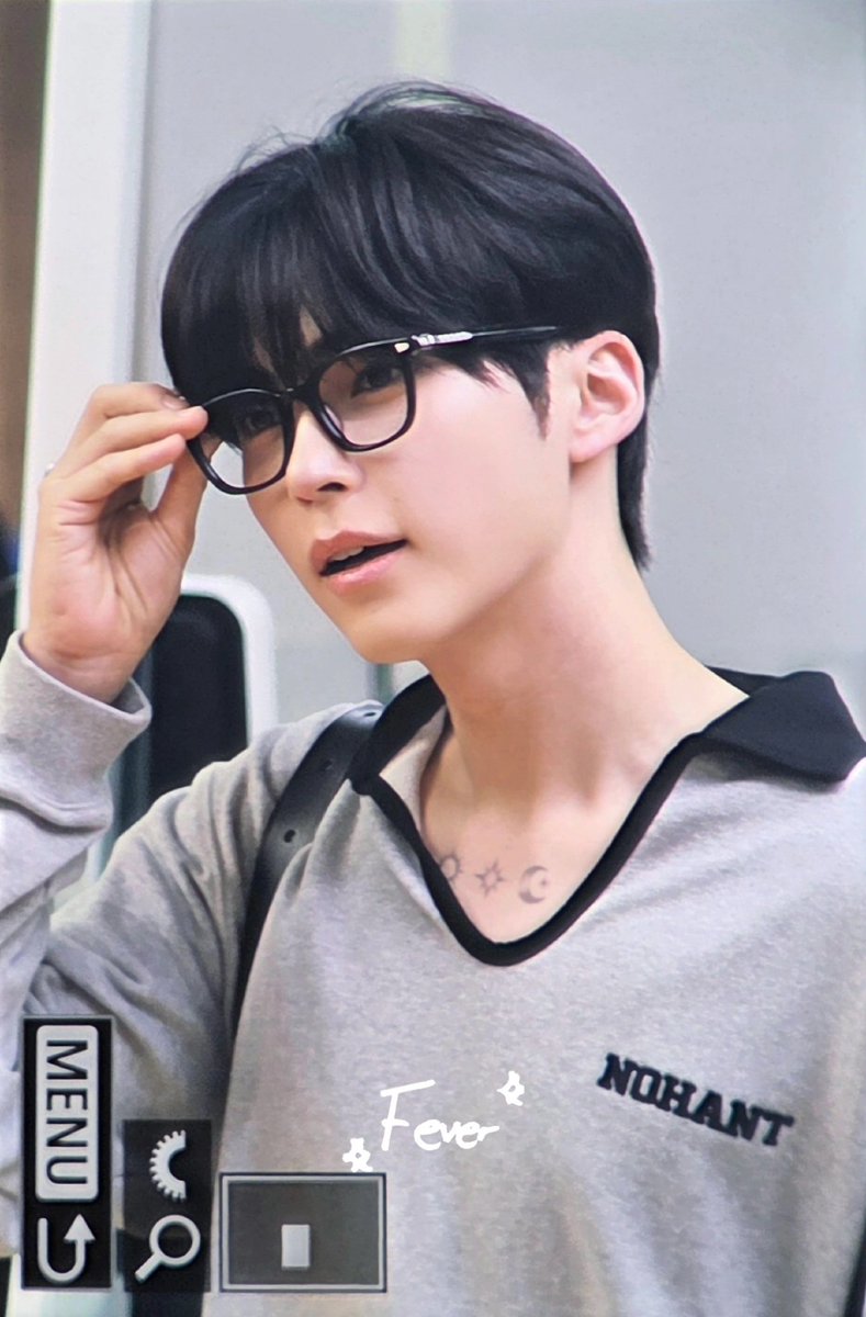 happy_bin613's tweet photo. 오늘공부잘하고운동도잘하는남자선배미있어서개야르야 https://t.co/jAqCMw0HqD
