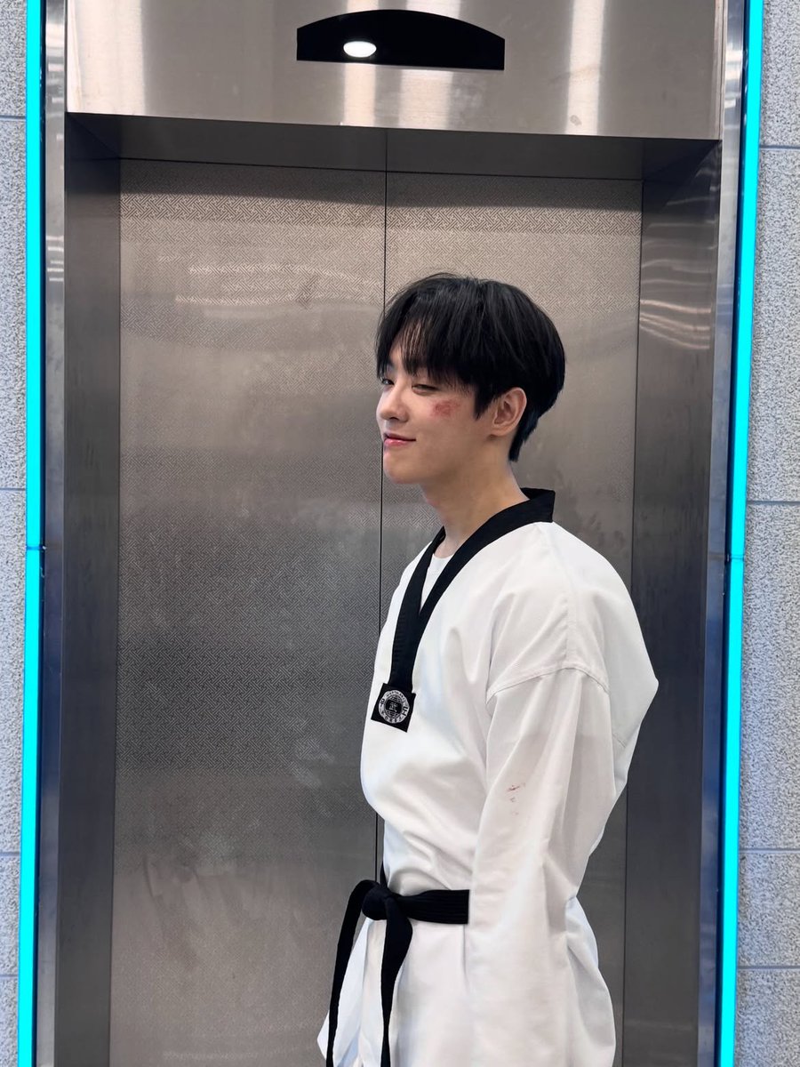 taevinly_sw's tweet photo. 이세웅 9주년 축하해 😘💙 #배우 #이세웅 #이태빈 https://t.co/bqFHYtuGqe