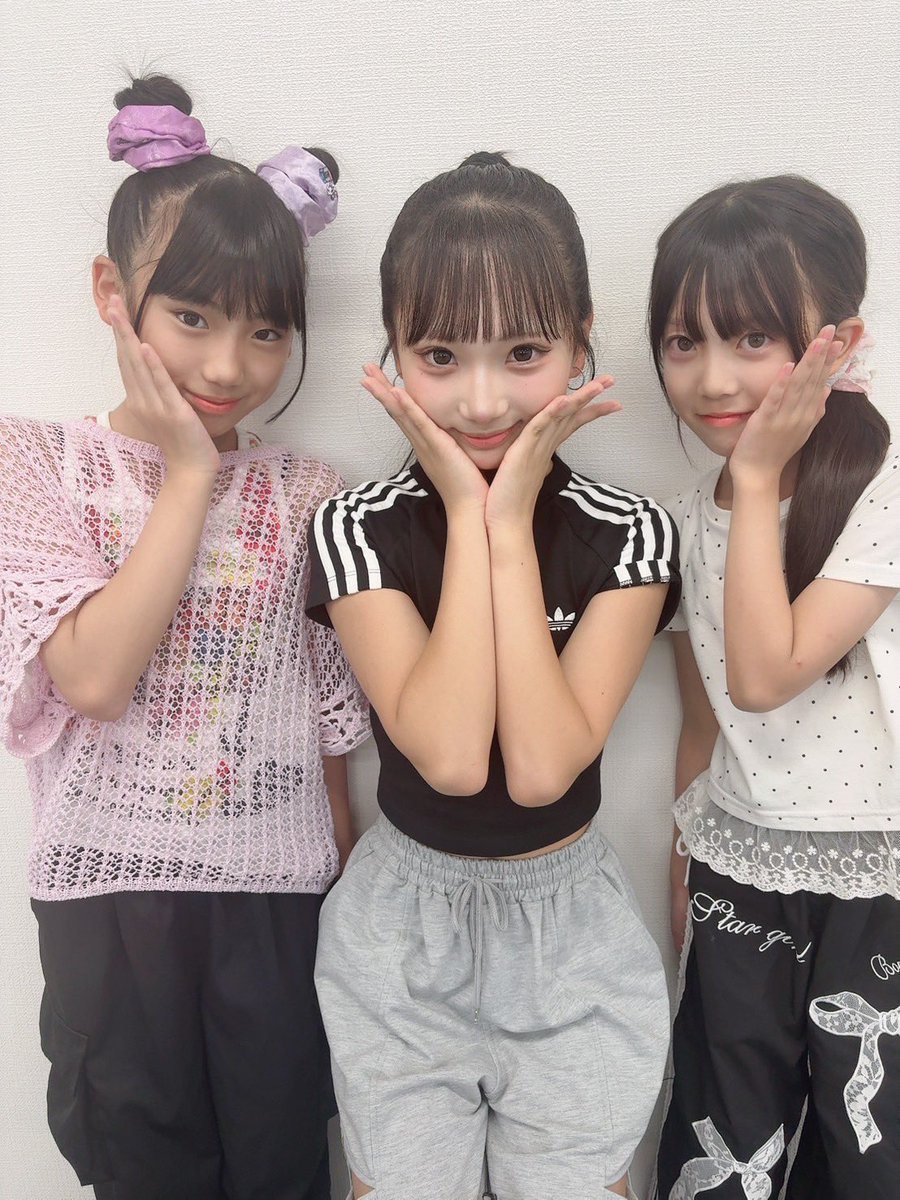 luuuna_1020's tweet photo. REmee と😭💘
ひさしぶり？に会った気がする。。
ふたりとも相変わらずかわいかった🩷🩷
つぎは3人でTikTokとろーね🥹

#天神娘 #REmee https://t.co/1Ci71VtKYG