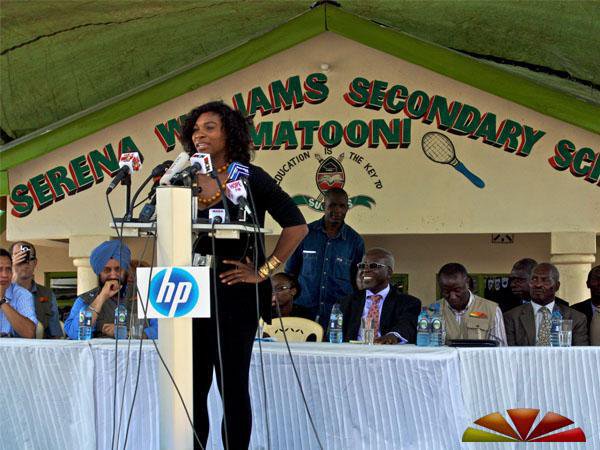 AfricaFirsts's tweet photo. Serena Williams when she visited a school named after her in Kenya 🇰🇪 ❤️ https://t.co/yXGm7BFnkc
