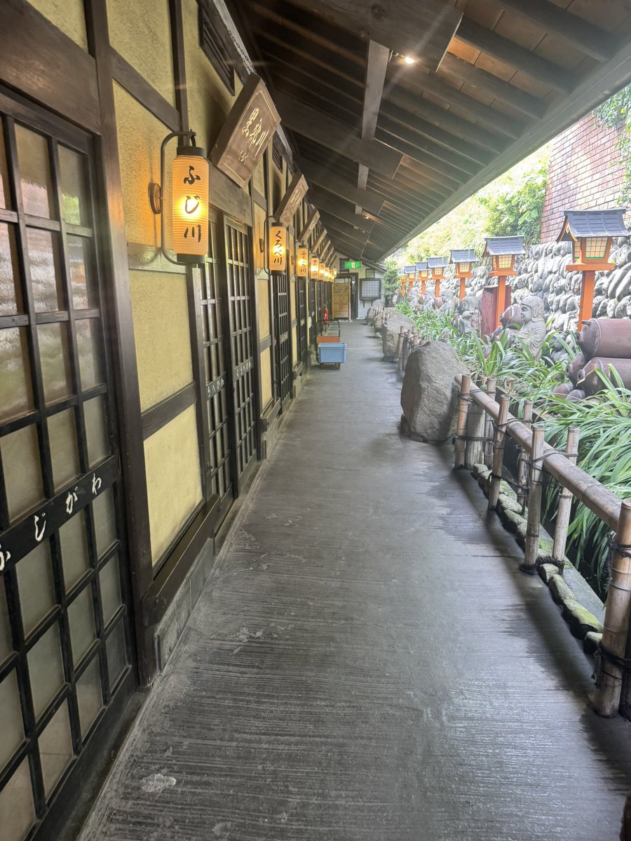 motorcycle_sr's tweet photo. GTRめちゃくちゃ速いですね。
しかも乗り心地いいし…
帰りはひな鳥山に寄りました！🤣 https://t.co/S6kAGlot8J
