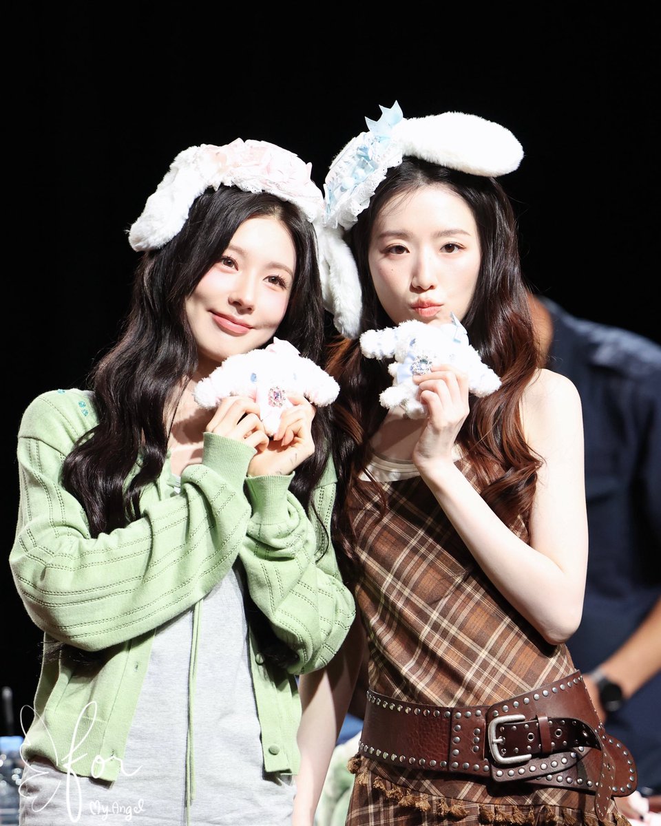 formyloveangel_'s tweet photo. 260726 [미연] [슈화]

🐰🐺

#아이들 #idle
#미연 #MIYEON
#슈화 #SHUHUA
#We_made #Gimme_Dat_Love https://t.co/ERRQRJYMox
