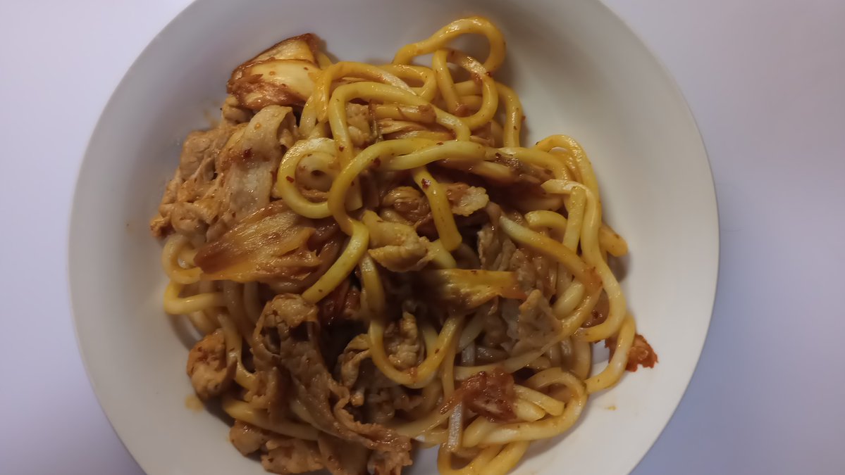 8Film's tweet photo. 豚ｷﾑﾁ焼きうどん(;´Д`) https://t.co/M6zSh5KeGt