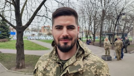 xhere110372's tweet photo. @HromadskeUA На відео якісь чмошники. От так виглядають українські військові, які кожного дня в боях. У нас метросексуальна армія, а не армія бомжів як на відео. https://t.co/mACAP5qI7G