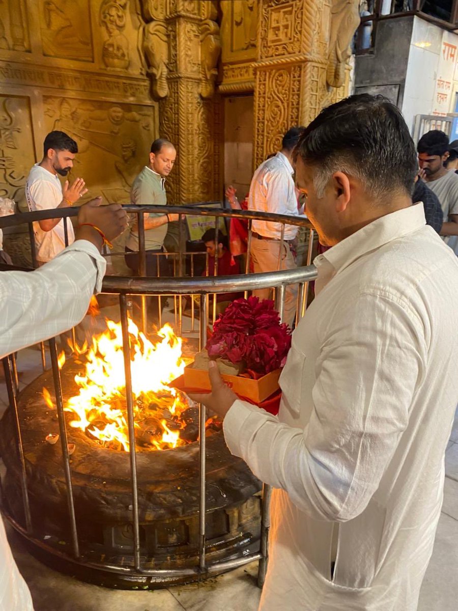 sumitdeswal5's tweet photo. Today, by the grace of Shri Balaji Maharaj, the Kalash Sthapana and Dhwaja Arohan have been successfully completed. With the blessings of the Almighty and the unwavering support of everyone, the temple construction is progressing steadily.
🚩 Jai Shri Balaji Maharaj 🚩 https://t.co/L64bsvijxA