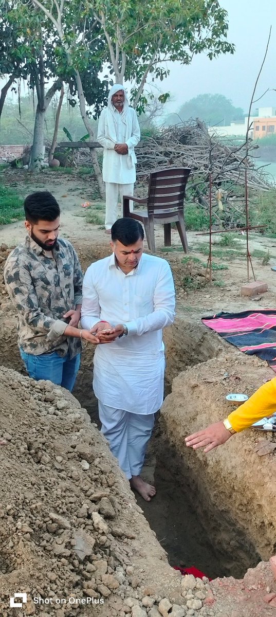 sumitdeswal5's tweet photo. Today, by the grace of Shri Balaji Maharaj, the Kalash Sthapana and Dhwaja Arohan have been successfully completed. With the blessings of the Almighty and the unwavering support of everyone, the temple construction is progressing steadily.
🚩 Jai Shri Balaji Maharaj 🚩 https://t.co/L64bsvijxA