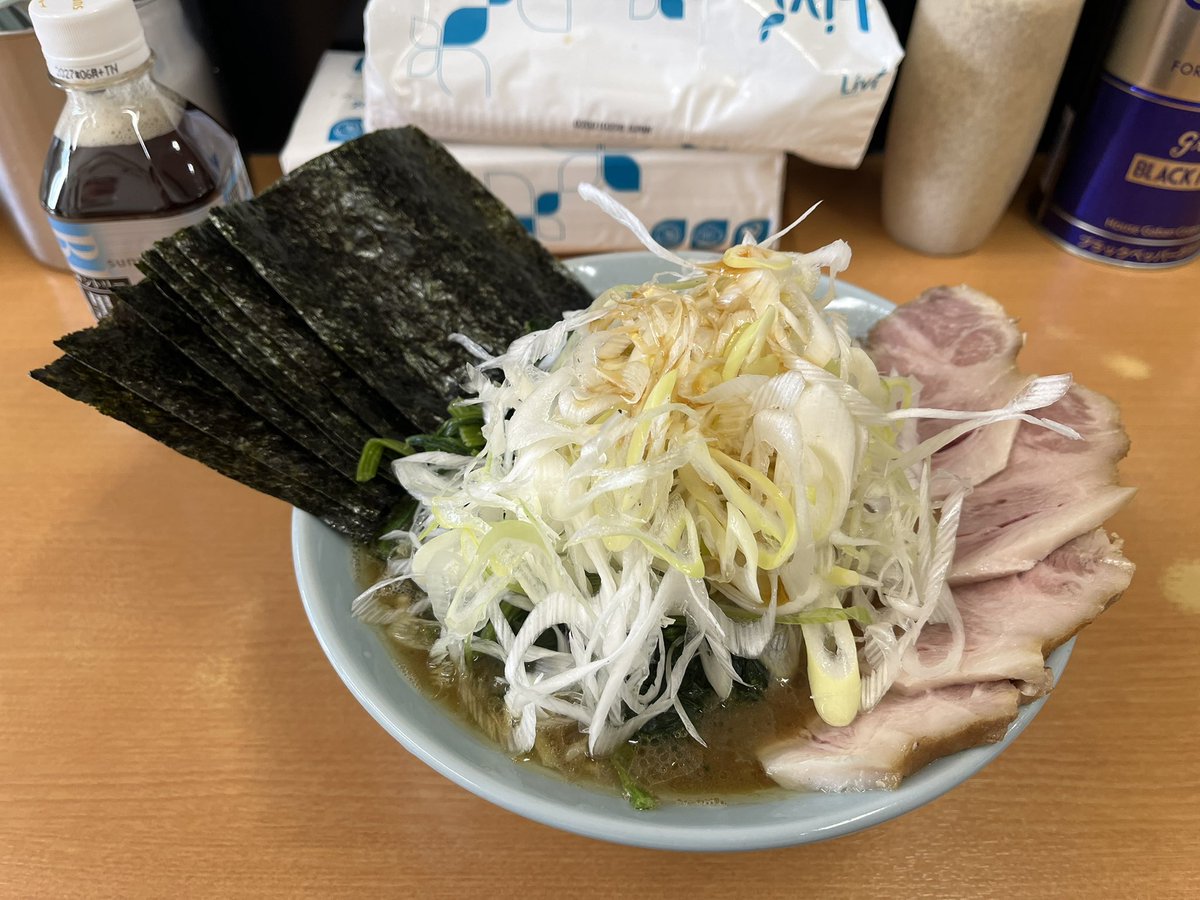toshi_ki's tweet photo. 今朝の武蔵家綾瀬、あつさの暑さのせいかたまたまか空いてたので即食べれた😋
今朝も美味でした🤤

来週は魚介豚骨に白ネギ追加してみようかな🤔 https://t.co/w1jX5RJMn9