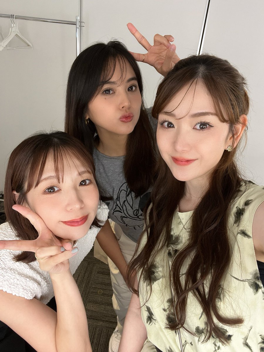 yu_watanabe_'s tweet photo. 今日は #ハモスイ で歌ってきました。

オープンなイベントではなかったので告知はできなかったのですが
ソウルくんが作詞作曲してくれたススメモットを歌いに🎤

私たちの等身大の曲でもありソウルくんの想いもこもった曲。
最期に作ってくれた曲でした。
素敵な曲を本当にありがとう。 https://t.co/KuGbaonwQv