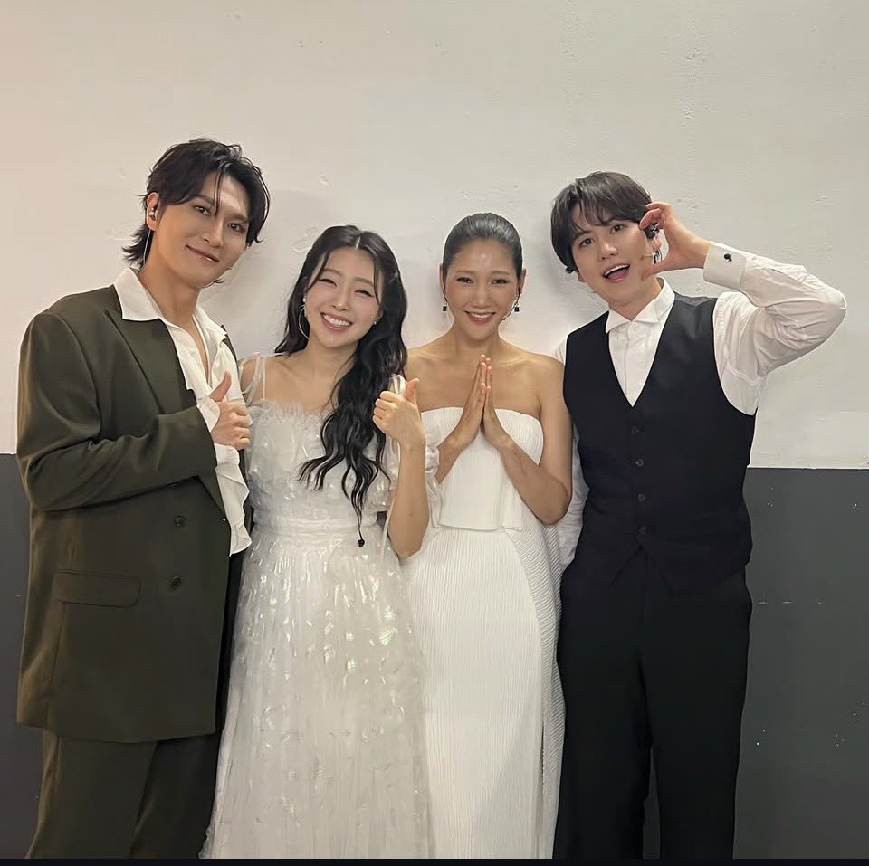 still_ember's tweet photo. 오 규님 인스타 올려주셨다!!
넘 이쁜 플켄팀 https://t.co/r3Ig1Lerwz