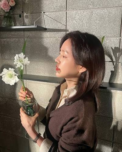 wpalsl1184's tweet photo. 한 여자가 
귀여웠다가  >>>>>>>  사랑스러웠다가
   
ㄴ두 사진 다 같은 연기 말아주심 https://t.co/htGSdDNVG3
