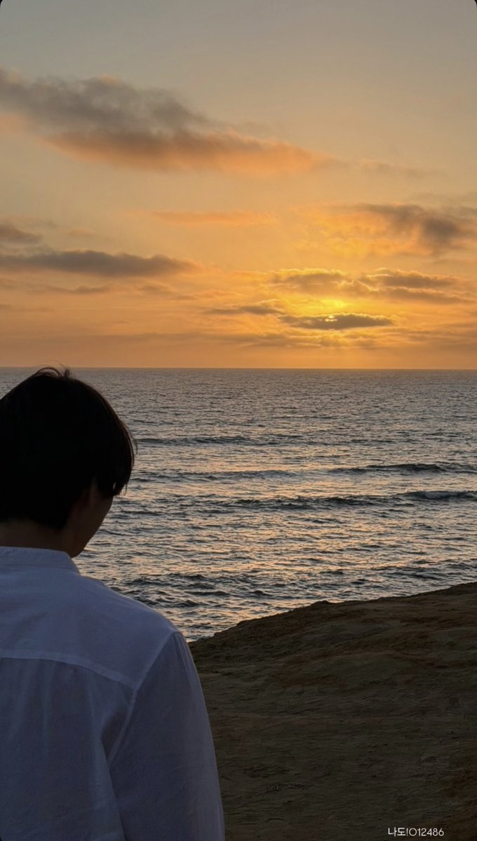 e_jotee's tweet photo. แน่จริงก็มาใส่เสื้อตัวนี้ที่ประเทศไทยดิ🥺 https://t.co/tc7BK6jb4b