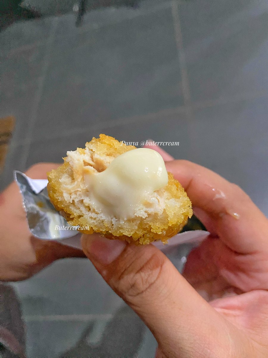 Buterrcream's tweet photo. INI SIH MENU CHIKURO PALING MANTEBBBB!!!

Royal Garlic Cream Cheese + Signature Japanese Truffle Spicy👌👍🏻
WAJIB BANGET DICOBA, FIX BIKIN NAGIHHHHH! https://t.co/JeYpw7Z2sh
