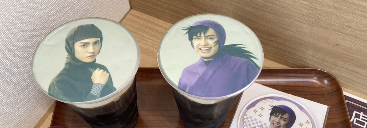 naughty_clouds's tweet photo. 娘の推し活にお付き合い
初めてのグラフィックラテ
飲むのもったいなかった〜 https://t.co/lm6LUSV05k
