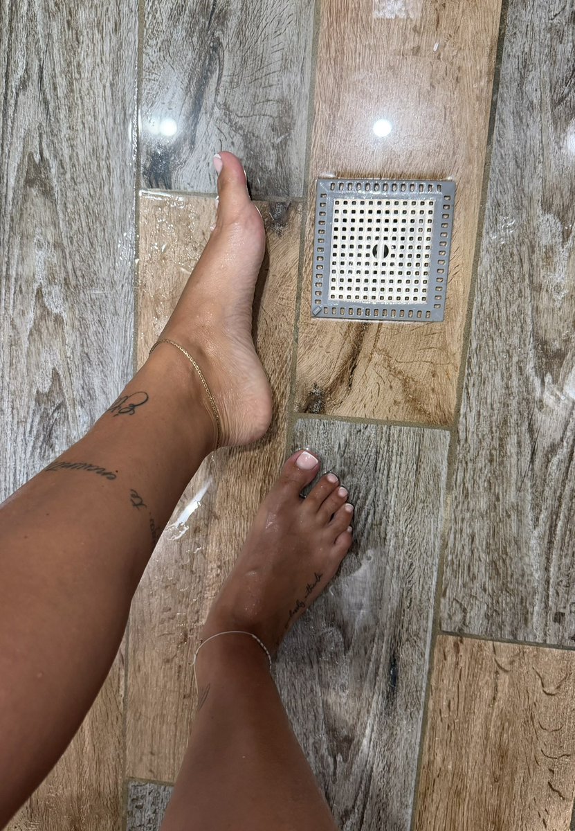 ddrose26's tweet photo. Nuovo video appena pubblicato 
Vieni a vederlo👇🏼
https://t.co/JdTlJjJsvd

#feet #bath #feetpics #feetlovers #pedicure #italiangirl #feetfetish #onlyfansfeet https://t.co/xAH63EZTiF
