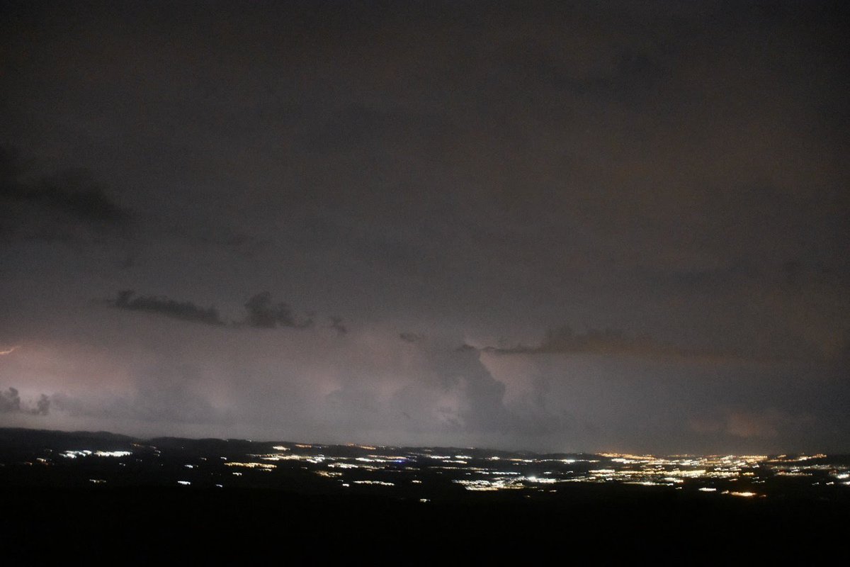 BonsEnric's tweet photo. La tempesta del litoral tarragoní vist desde el Montmell. https://t.co/xEIhivr9Cw