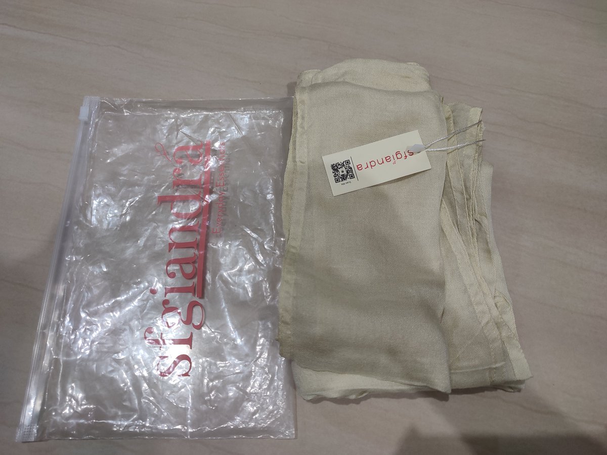 watchodooing's tweet photo. WTS!! pashmina viscose premium sfgiandra, dijual soalnya salah warna barusan dateng bgtt paketnya. aku jual 40.000 ajaa #zonauangㅤ #wts https://t.co/zisoIuM4vs