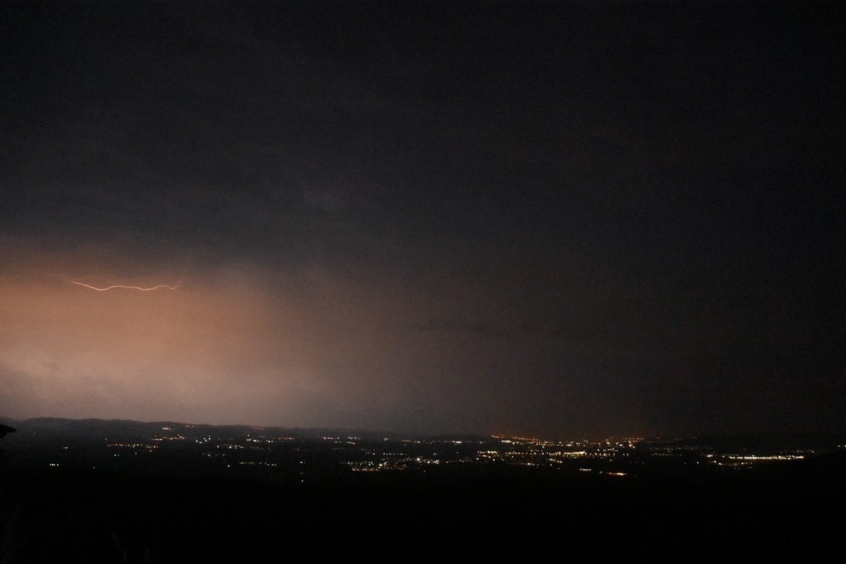 BonsEnric's tweet photo. La tempesta del litoral tarragoní vist desde el Montmell. https://t.co/xEIhivr9Cw