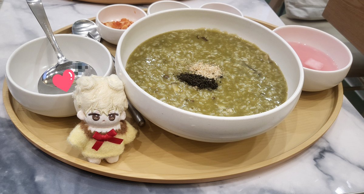 리용 tweet media