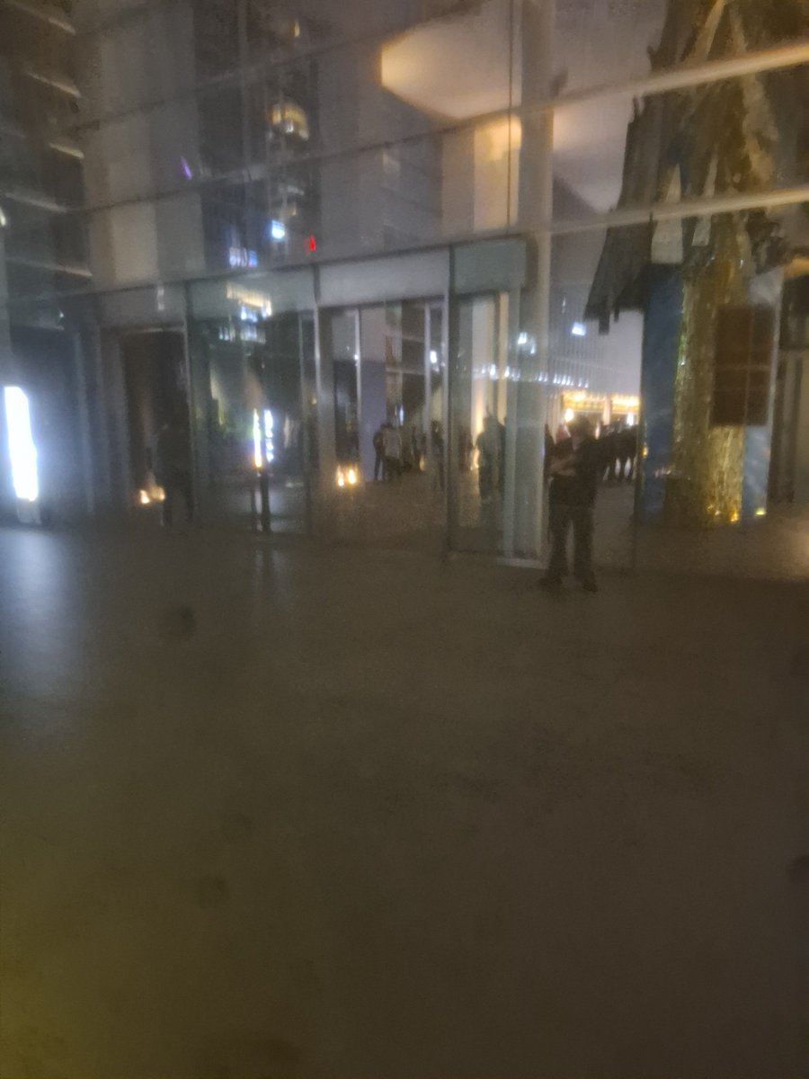 vr_itocha's tweet photo. @fukigen_nahito 雨降ってるからここ https://t.co/pUiVqviQlw