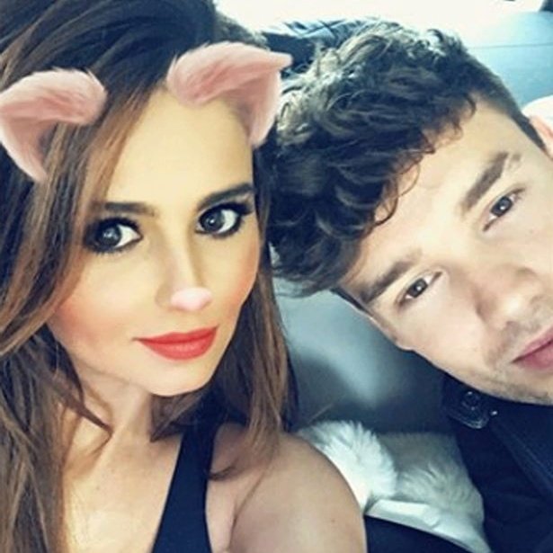 NataliaPayno20's tweet photo. Lovely reminder that this was a natural selfie, a real one, where Liam wasn't forced to do it,where they loved each other, where she respected him,where Liam said that she was his dream girl, where Chez said he was a wonderful man, where she said that he made her feel like home https://t.co/plpjfftgv3