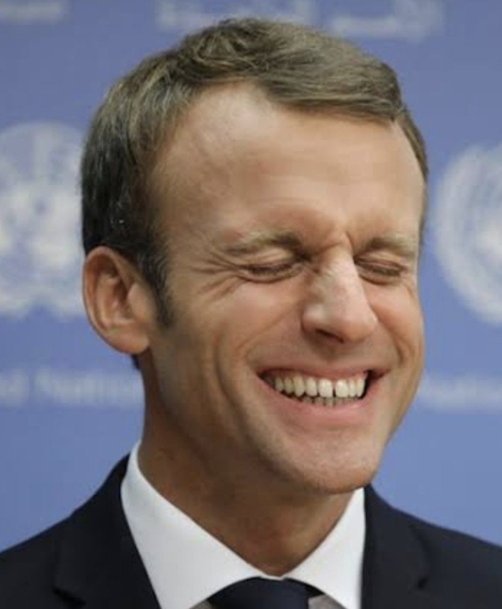 Escalet83's tweet photo. 90 % des incendies sont d'origine humaine :
🔥Arrêtez de nous faire chier avec le réchauffement climatique.
📺 Et j'aimerais que les médias disent aux Français que les forêts sont remplacées par des putains de panneaux solaires dégueulasses !
#canadair #MacronDégage https://t.co/K9yCzU8pxP