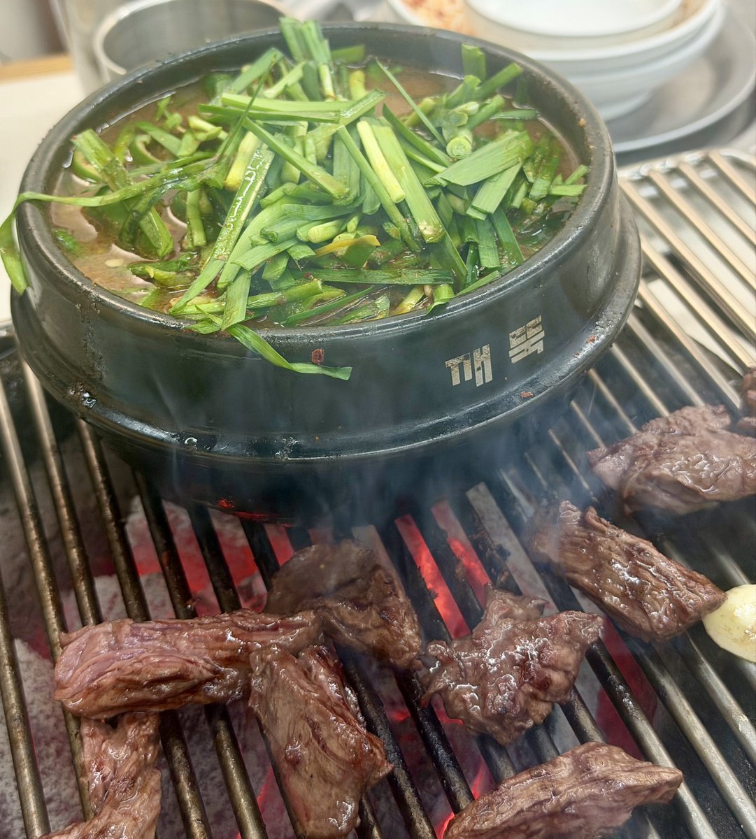 4Jaejuni's tweet photo. 믿고보는 재주니 맛집과 엽투어😇 https://t.co/T88ppbK8lO