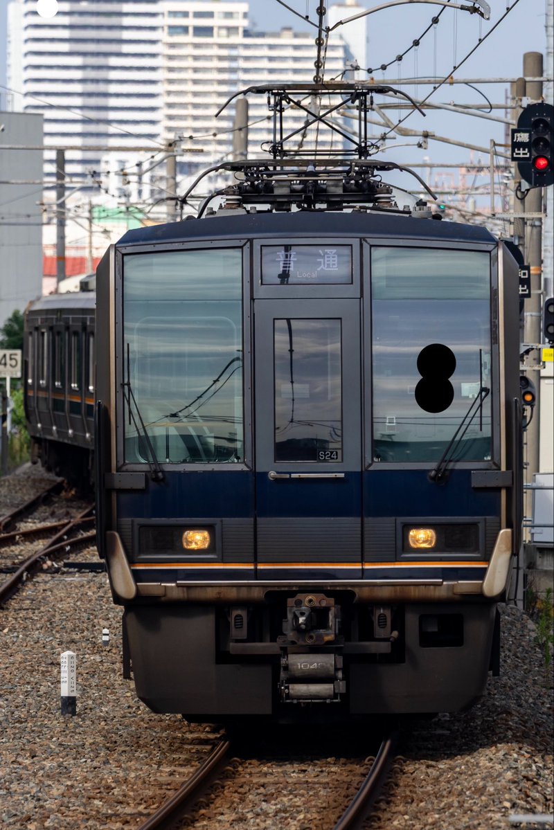 207kei's tweet photo. 2026/7/25
207系S24+S49編成
207系X1編成の検査による和田岬線代走

兵庫駅に入線する代走の207系更新車を撮影しました。

神戸市兵庫区
兵庫駅にて撮影 https://t.co/qGm2Ys1urw